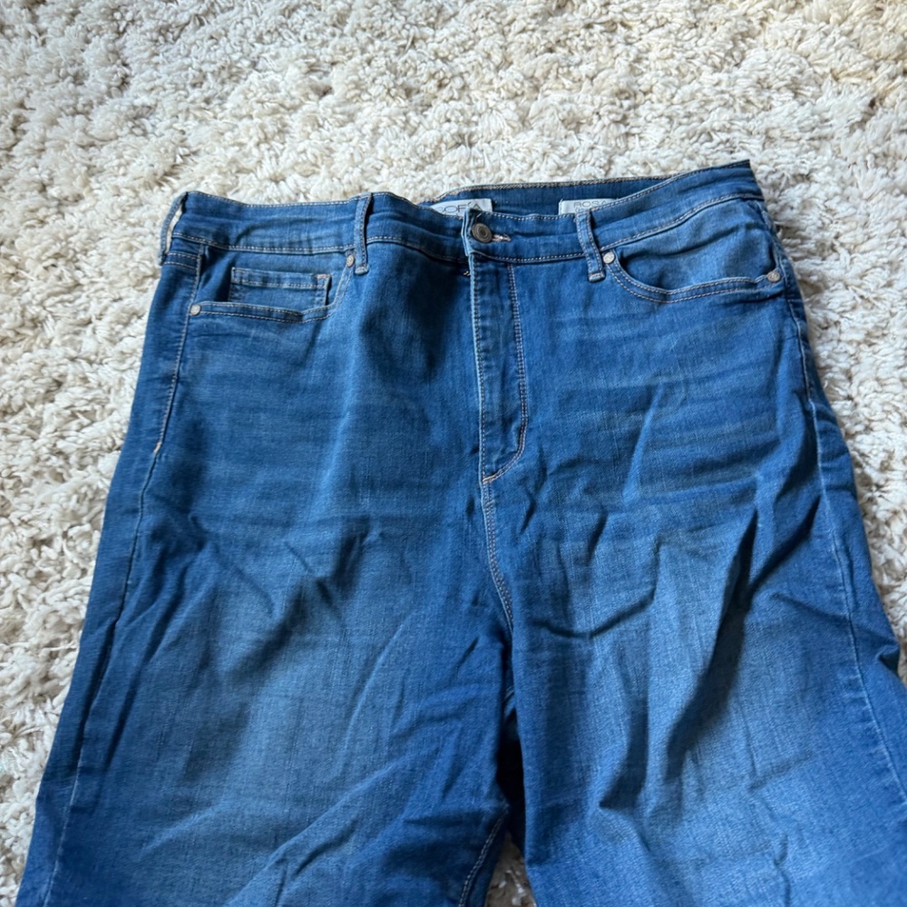 Trendy Sofia by Sofia Vergara Ripped Hem Blue plus size denim Jeans skinny jeans - Picture 3 of 7